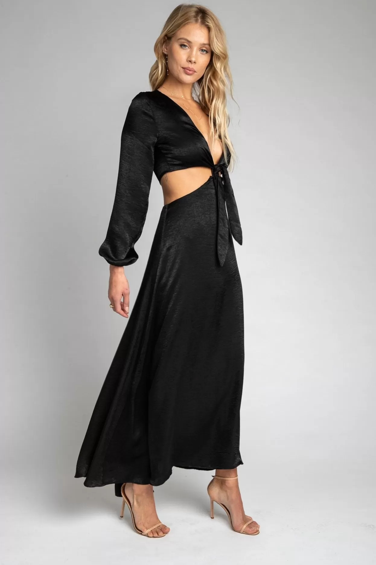resa_noelle_maxi_dress__black_maxi_dress_with_sleeves_1.webp Cheap Noelle Maxi Dress - Black Maxi Dress With Sleeves Women Dresses