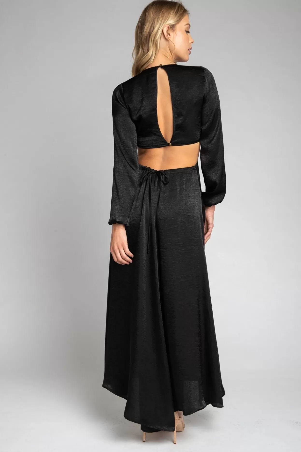 resa_noelle_maxi_dress__black_maxi_dress_with_sleeves_3.webp Cheap Noelle Maxi Dress - Black Maxi Dress With Sleeves Women Dresses